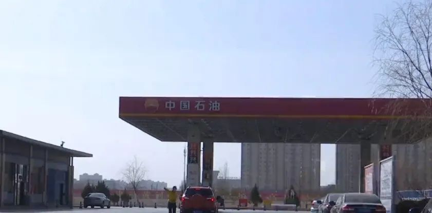DƬ